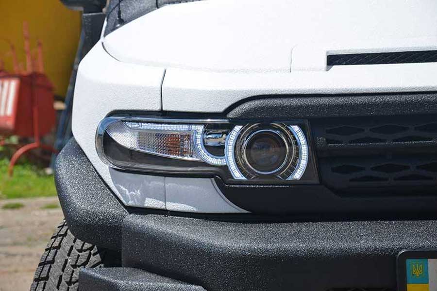 Toyota FJ Cruiser в полимерной броне Line-X