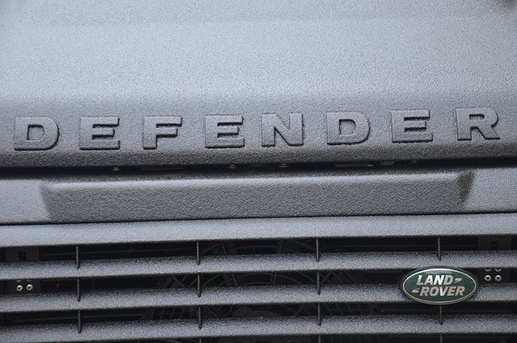 Покрытие Line-X - защита кузова внедорожника Land Rover Defender