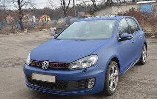 Пример обработки спортивного хэтчбека Golf GTI защитным напылением Line-X