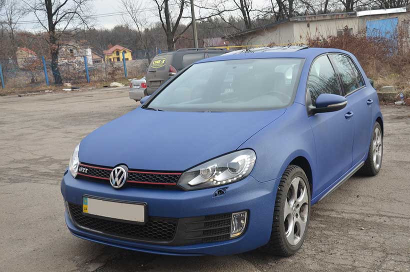 Пример обработки спортивного хэтчбека Golf GTI защитным напылением Line-X