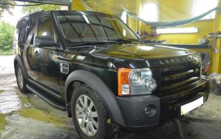 Частичная защита кузова и салона внедорожника Land Rover Discovery покрытием Line-X