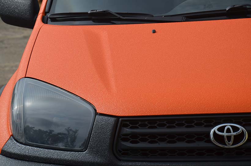Яркая и защищенная Toyota Rav4 в Line-X!