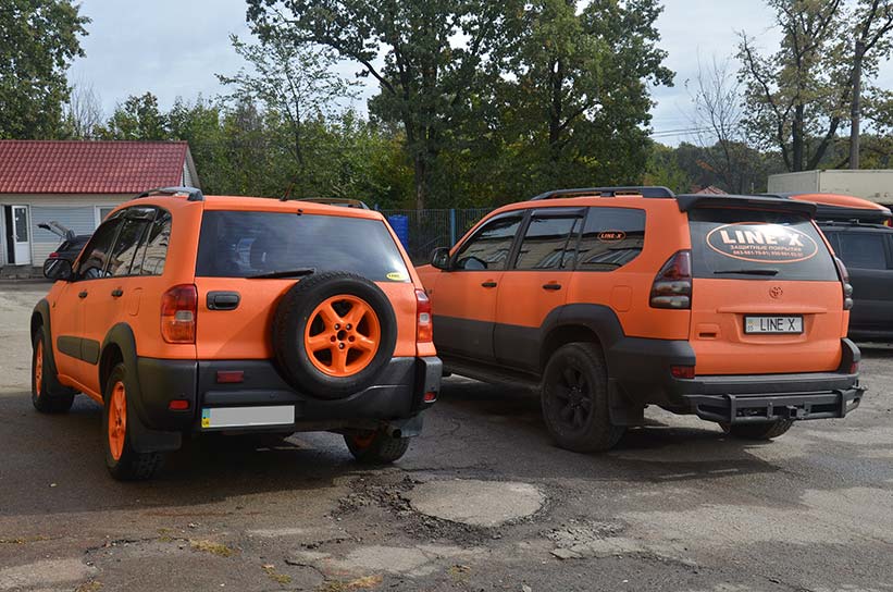 Яркая и защищенная Toyota Rav4 в Line-X!