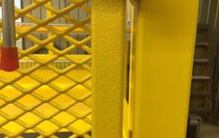 Защита кабинки подъемник покрытием Line-X