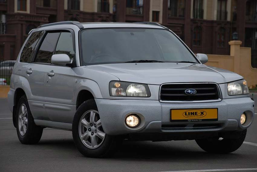 Передний и задний бампер кроссовера Subaru Forester окрашены защитным полимерным покрытием Line-X в цвет кузова автомобиля.