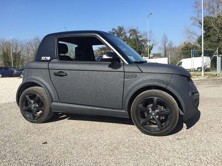 Пример работы по полной окраске кузова и других навесных элементов малолитражного автомобиля защитным полимерным покрытием Line-X.