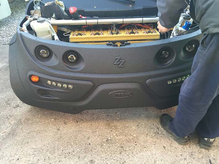 Пример работы по полной окраске кузова и других навесных элементов малолитражного автомобиля защитным полимерным покрытием Line-X.