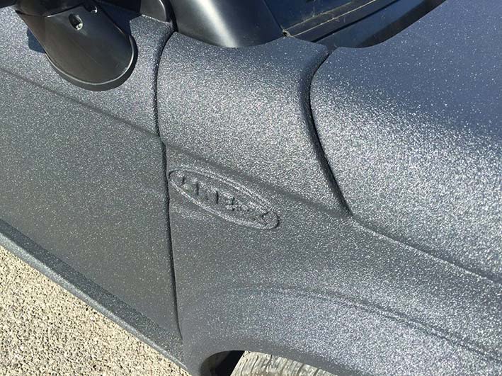 Пример работы по полной окраске кузова и других навесных элементов малолитражного автомобиля защитным полимерным покрытием Line-X.