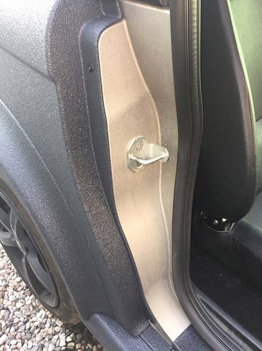 Пример работы по полной окраске кузова и других навесных элементов малолитражного автомобиля защитным полимерным покрытием Line-X.