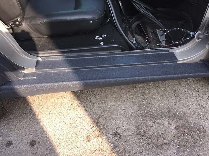 Пример работы по полной окраске кузова и других навесных элементов малолитражного автомобиля защитным полимерным покрытием Line-X.