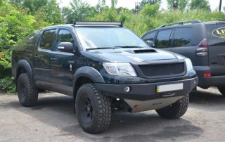 Line-X - защита обвеса внедорожника Toyota Hilux