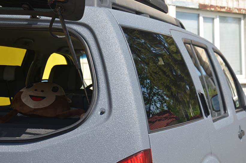 Nissan Pathfinder получил дополнительную защиту Line-X кузова и навесного оборудования от ударов и царапин