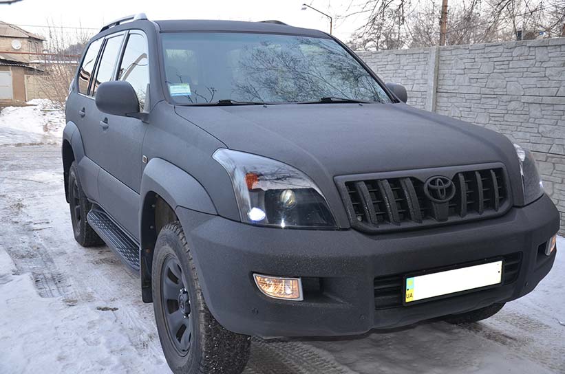 Весь кузов автомобиля был покрыт защитным полимером Line-X черного цвета