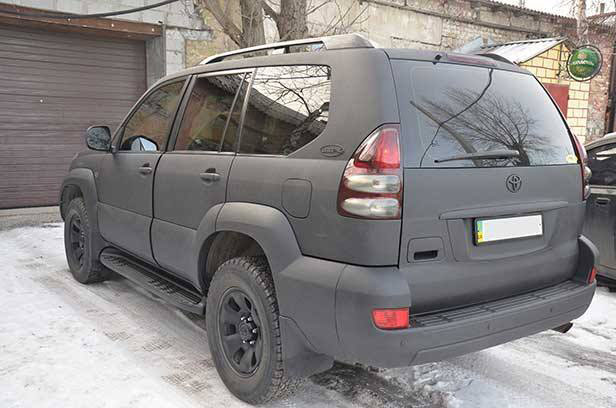 Весь кузов автомобиля был покрыт защитным полимером Line-X черного цвета