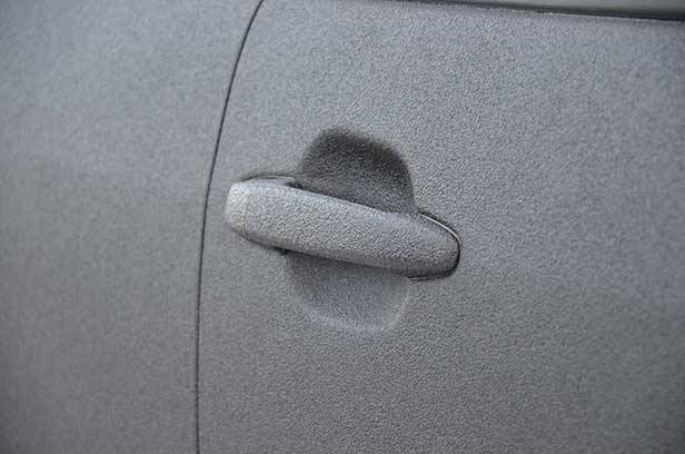 Весь кузов автомобиля был покрыт защитным полимером Line-X черного цвета