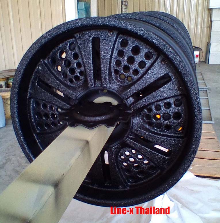 Окраска автомобильных дисков защитным покрытием Line-X