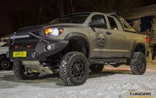Защита полноприводного пикапа Toyota Tundra, художественная лепка, аэрография, покрытие Line-X 