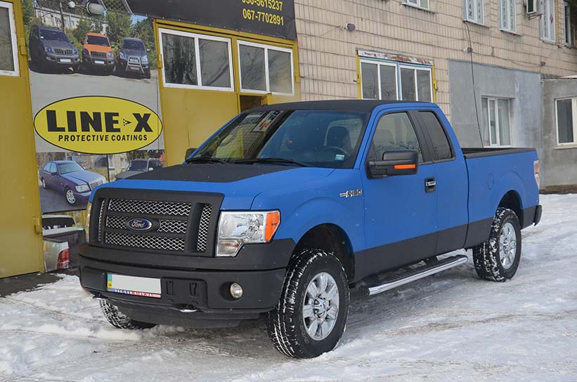 Защита кузова полноприводного пикапа Ford F-150 от механических повреждений и коррозии путем нанесения полимерного покрытия Line-X