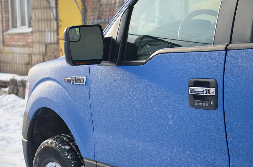 Защита кузова полноприводного пикапа Ford F-150 от механических повреждений и коррозии путем нанесения полимерного покрытия Line-X