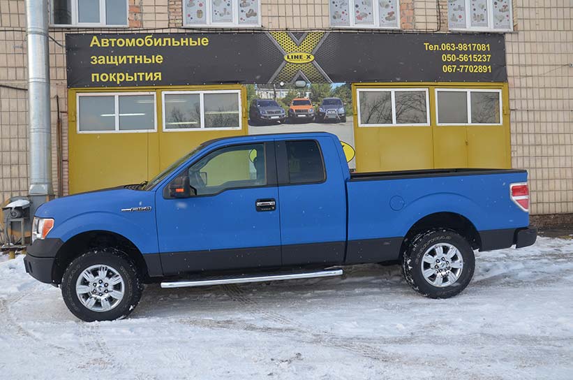 Защита кузова полноприводного пикапа Ford F-150 от механических повреждений и коррозии путем нанесения полимерного покрытия Line-X