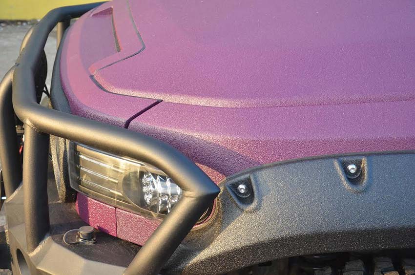 Защита кузова внедорожника Toyota FJ-Cruiser с помощью нанесения полимерного покрытия Line-X