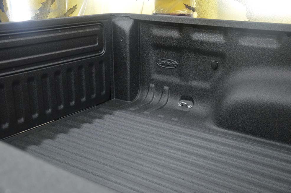 Защита внутреннего отдела багажника - полимерным покрытием Line-X