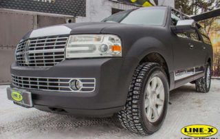 Защита кузова внедорожника Lincoln Navigator путем нанесения полимерного покрытия Line-X