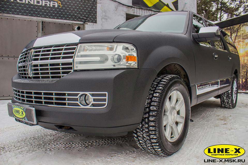 Защита кузова внедорожника Lincoln Navigator путем нанесения полимерного покрытия Line-X