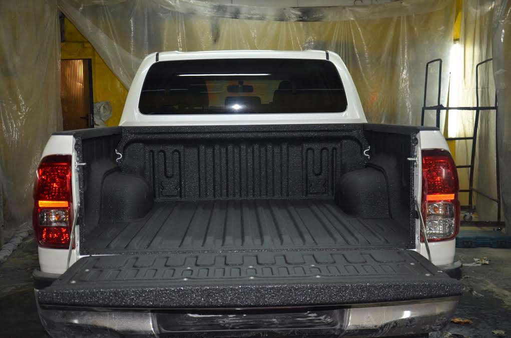 Line-X защита грузового отсека кузова пикапа Toyota Hilux