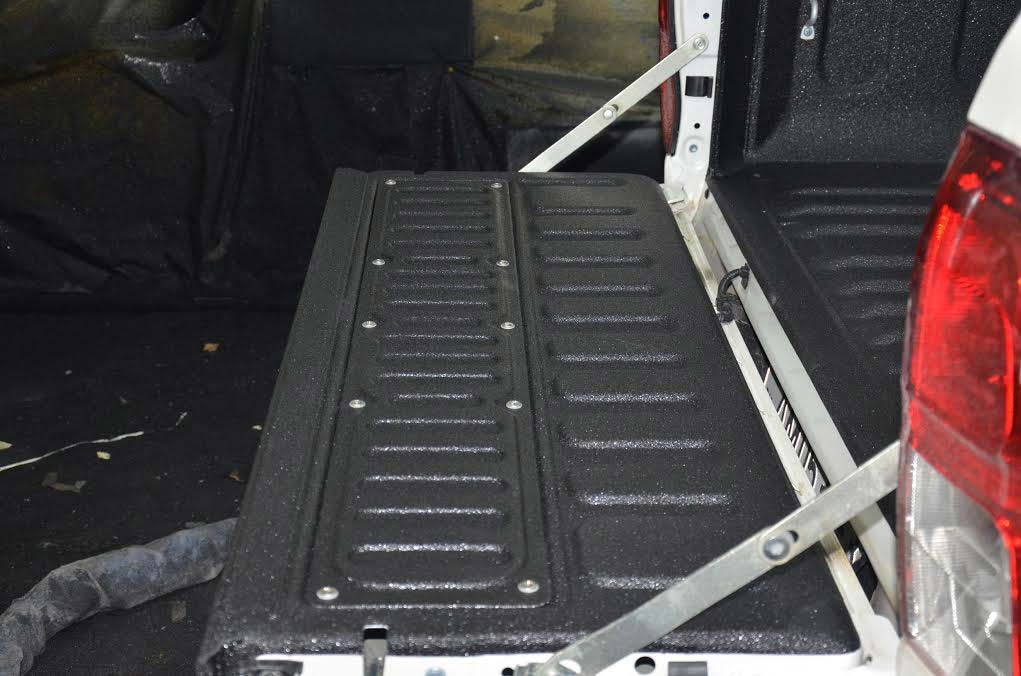 Line-X защита грузового отсека кузова пикапа Toyota Hilux