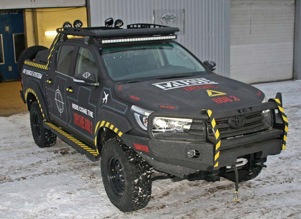 Защита кузова автомобиля полимерным покрытием Line-X, трафаретная аэрография