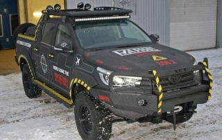 Защита кузова автомобиля полимерным покрытием Line-X, трафаретная аэрография