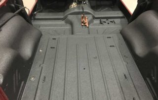 Антикоррозийная обработка несущего кузова автомобиля полимерным покрытием Line-X