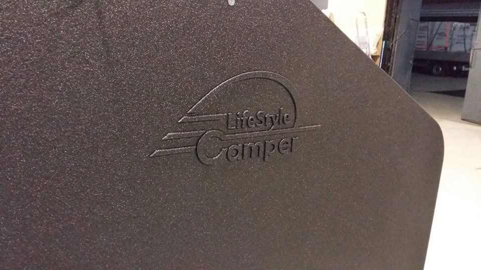 Защита кемперов, трейлеров и прицепов полиуретановым покрытием Line-X.