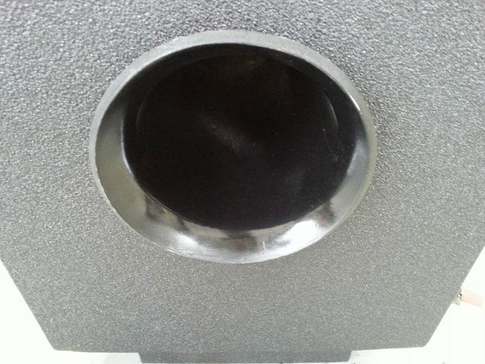 Защита автомобильной акустики: корпусов колонок и сабвуферов полимерным покрытием Line-X