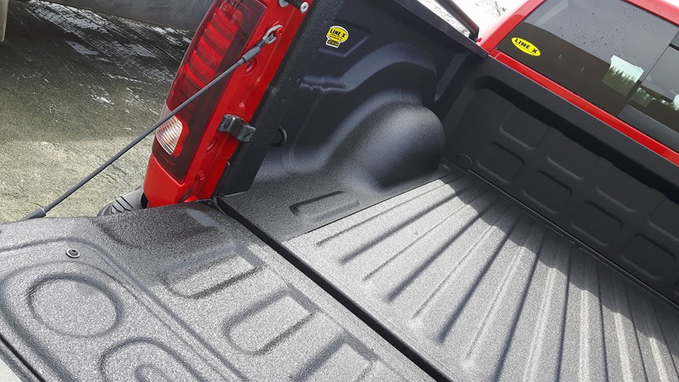 Защита багажника, грузового отделения пикапа покрытием Line-X