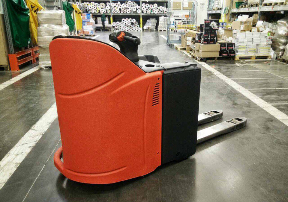 защита авто, электропогрузчиков и другого складского оборудования полимерным покрытием Line-X