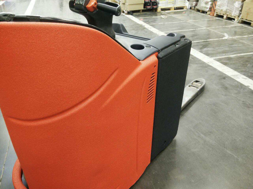 Защита авто, электропогрузчиков и другого складского оборудования полимерным покрытием Line-X