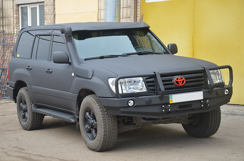 Защита кузова Toyota Land Cruiser 100 полимерным покрытием Line-X