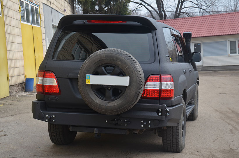 Защита кузова Toyota Land Cruiser 100 полимерным покрытием Line-X
