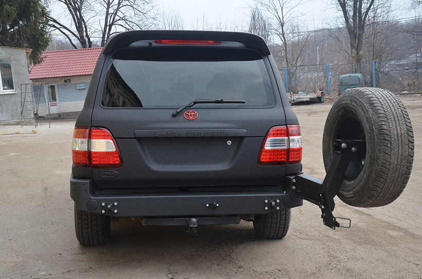 Защита кузова Toyota Land Cruiser 100 полимерным покрытием Line-X