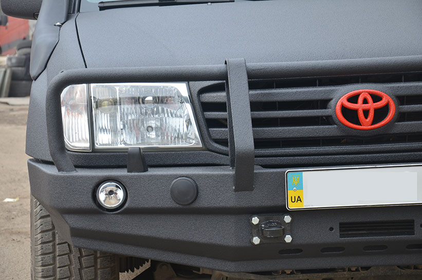 Защита кузова Toyota Land Cruiser 100 полимерным покрытием Line-X