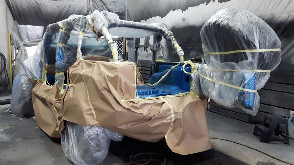 Шумоизоляция и антикоррозийная обработка салона автомобиля защитным полимерным покрытием Line-X