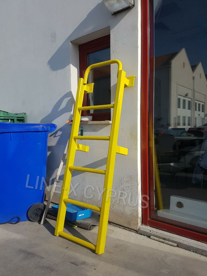 Защита лестниц, трапов для катеров и яхт полимерным покрытием Line-X