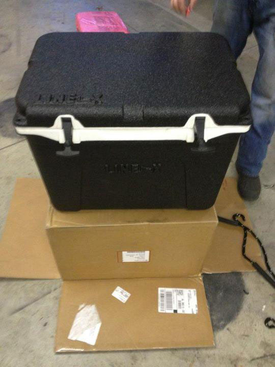 Защита тары и емкостей для воды: переносных холодильников, кулеров и термосов полимерным покрытием Line-X