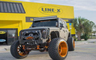 Защита внедорожных автомобилей для офф-роуд соревнований полимерным покрытием Line-X