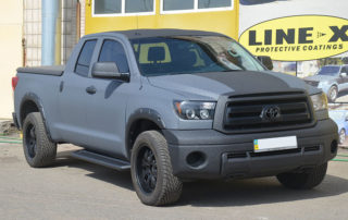 Защита кузова пикапа Toyota Tundra полимерным покрытием Line-X
