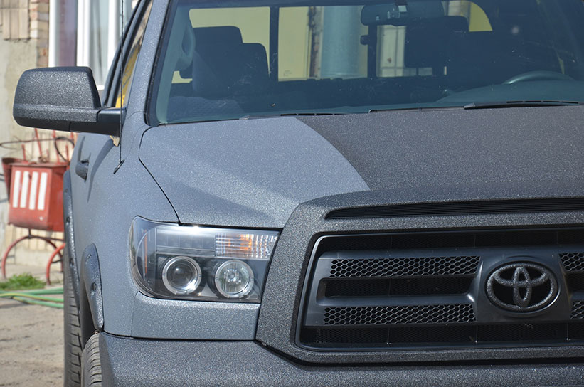 Защита кузова пикапа Toyota Tundra полимерным покрытием Line-X
