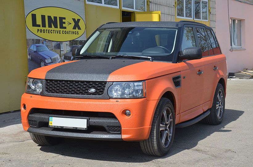 Эксклюзивная защита кузова внедорожника премиум класса Range Rover Sport полимерным покрытием Line-X