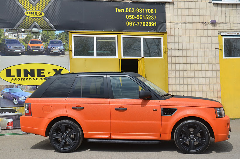 Эксклюзивная защита кузова внедорожника премиум класса Range Rover Sport полимерным покрытием Line-X